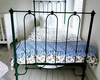 Vintage bed 