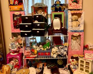 Muffy Vanderbear accessories