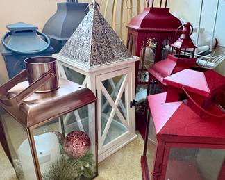 Many more lanterns than pictured