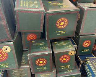 Boyd’s Bears new in box