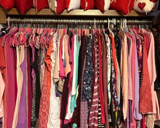 Misses size medium, mostly LOGO by Lori Goldstein