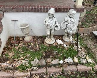 GARDEN DECOR