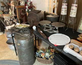 TABACCO CUTTER, FLOUR TIN