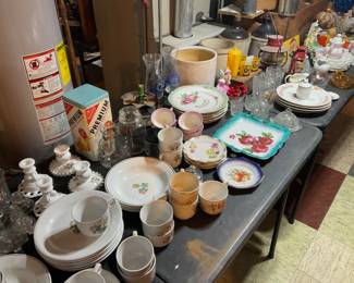 VINTAGE COLLECTIBLES