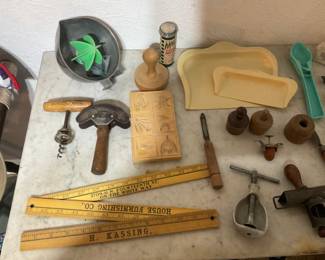 VINTAGE COLLECTIBLES