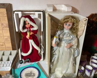 HOLIDAY MOVEABLE DECOR