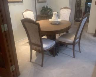 solid maple dining table with 6 chairs and 2 leaves