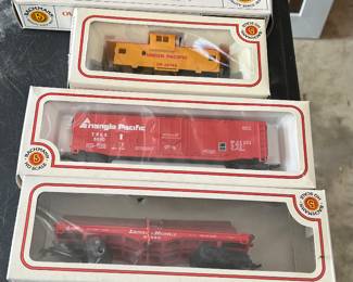 1969 HO TRAINS