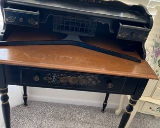 Ethan Allen Hitchock style ladies' desk