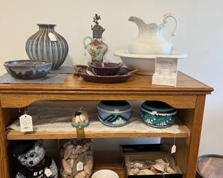 Oak Display shelf/Entertainment