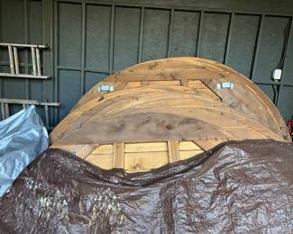 LARGE GARAGE BY SOUTH POSTURE