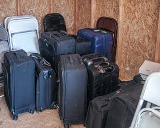 LUGGAGE IN GUEST HOUSE