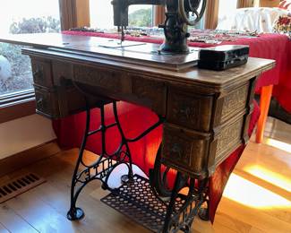White USA Sewing Machine. 