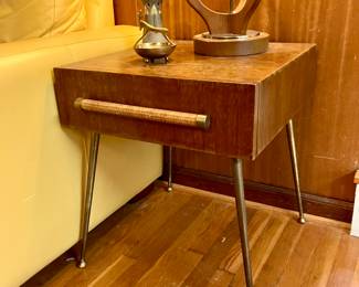 TH Robsjohn Gibbings for Widdicomb single drawer nightstand