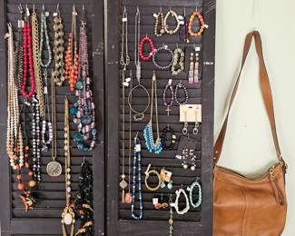 Coach leather purse (more jewelry has been added!)