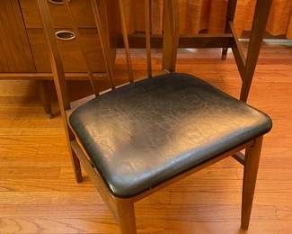 FABULOUS 1960s Mid-Century Modern Mainline For Hooker Furniture Floating Walnut Wood Executive Desk W/ ORIGINAL Upholstered Chair