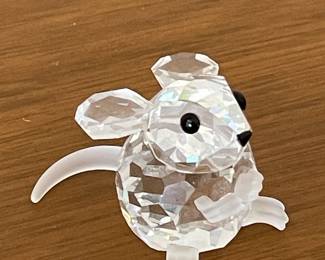 LARGE SWAROVSKI COLLECTION OF 185 FIGURINES! (SOME W/ BOXES)