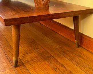 BEAUTIFUL Mid-Century Modern 2 Tier Coffee Table W/ Brass Capped Legs