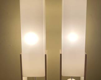 WORKING Vintage Mid-Century Modern 1960s Set Of 2 Table Lamps W/ White Wood Lacquered Bases, Plexiglass Shades, & Ball Pull-Chain Switches By Modeline (California)