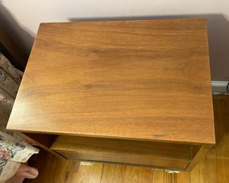 Vintage Mid-Century Modern 1 Drawer Walnut Nightstand By Stanley (2 Available)