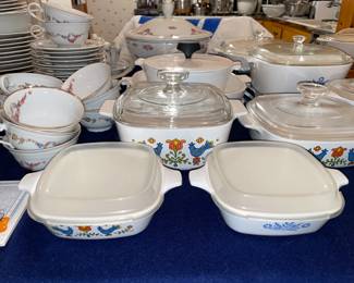 Vintage Assorted Corningware W/ Lids