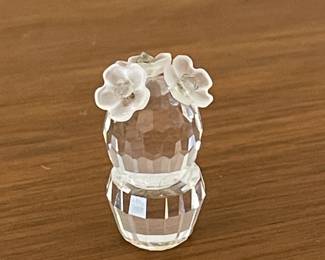 LARGE SWAROVSKI COLLECTION OF 185 FIGURINES! (SOME W/ BOXES)