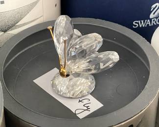 LARGE SWAROVSKI COLLECTION OF 185 FIGURINES! (SOME W/ BOXES)