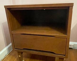 Vintage Mid-Century Modern 1 Drawer Walnut Nightstand By Stanley (2 Available)