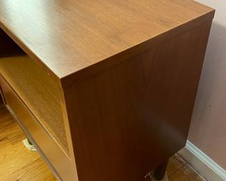 Vintage Mid-Century Modern 1 Drawer Walnut Nightstand By Stanley (2 Available)