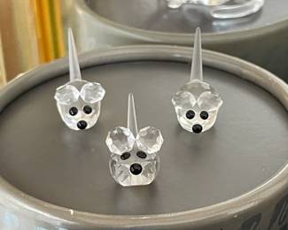 LARGE SWAROVSKI COLLECTION OF 185 FIGURINES! (SOME W/ BOXES)