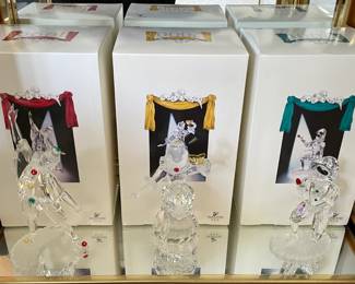 LARGE SWAROVSKI COLLECTION OF 185 FIGURINES! (SOME W/ BOXES)