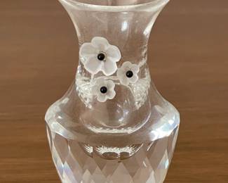 LARGE SWAROVSKI COLLECTION OF 185 FIGURINES! (SOME W/ BOXES)