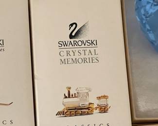 LARGE SWAROVSKI COLLECTION OF 185 FIGURINES! (SOME W/ BOXES)