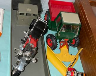 Vintage Toy Vehicles, Cars, Etc. (Diecast & Plastic)