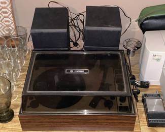 Symphonic Turntable W/ Speakers