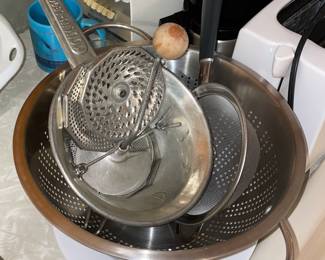 Stainless Steel Colander W/ Gadgets