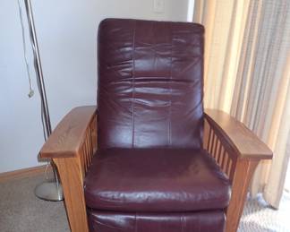 CRAFTSMAN STYLE RECLINER