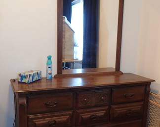 DRESSER & MIRROR