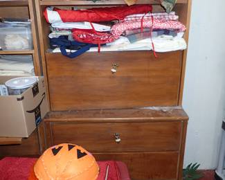 WE HAVE A LOT TO UN- PACK WILL BE ADDING PICTURES AS WE START UN-PACKING THIS AREA