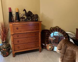 Antiques dresser from the 1930's. Mirrors, decor.