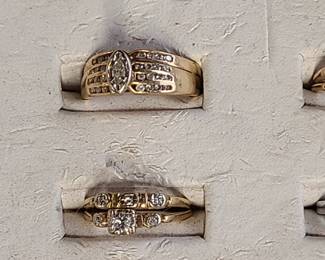Assorted Gold rings 