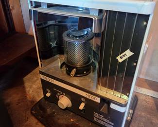 #107 Robeson 1100 BTU Kerosene Heater $25.00