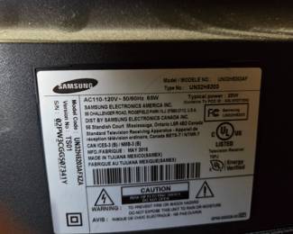 #21 Samsung Flat Screen TV w/remote - 32" $50.00