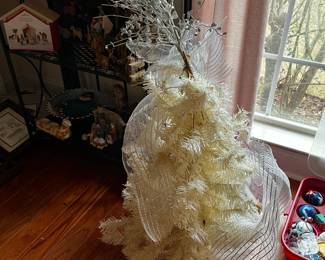 #359	4 foot white Christmas tree 	 $25.00 			
