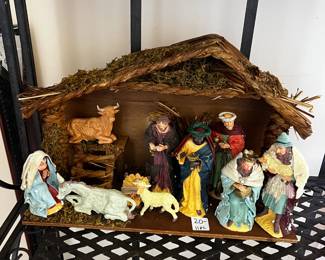 #364	christmas	11 piece vintage nativity set 	 $20.00 			
