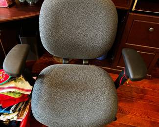 #87  Blue Adjustable Fabric Desk Chair	 $35.00 			

