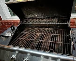 #319	Patio	Nexgrill gas 4 burner grill stainless	 $75.00 			
