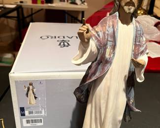 #337	Lladro	Lladro the holy teacher Jesus 12291 matt finish 14 inches tall 	 $300.00 			
