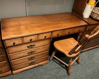 Pennsylvania House Tiger Maple Desk