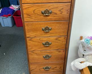 Upright Lane Cedar Chest Sheling Unit